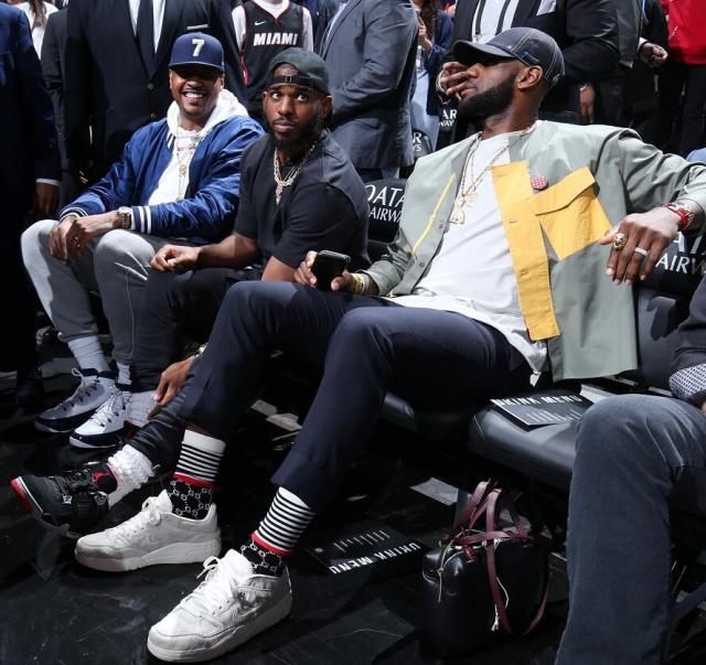 文班亚马在场时雷霆禁区13中4，下场后对手禁区效率超5成（文班亚马在场雷霆篮下13投仅4中，离场后对手禁区命中率超五成）