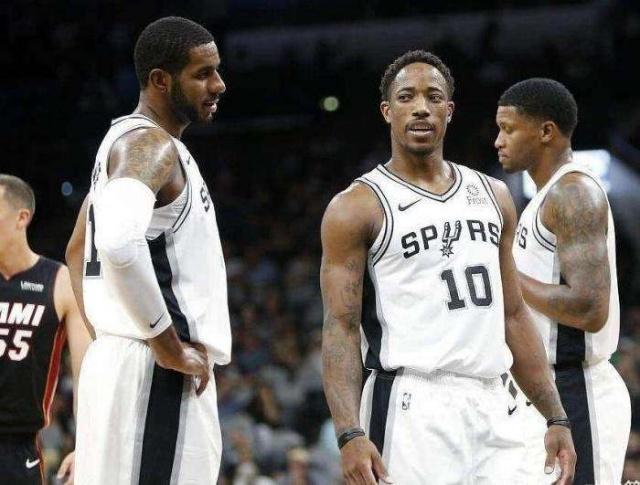 龙赛罗：阿隆索曾说皇马要踢摇滚足球，现在既不摇滚也无节奏（龙赛罗：阿隆索曾言皇马要打摇滚风足球，如今既无摇滚味也缺节奏）