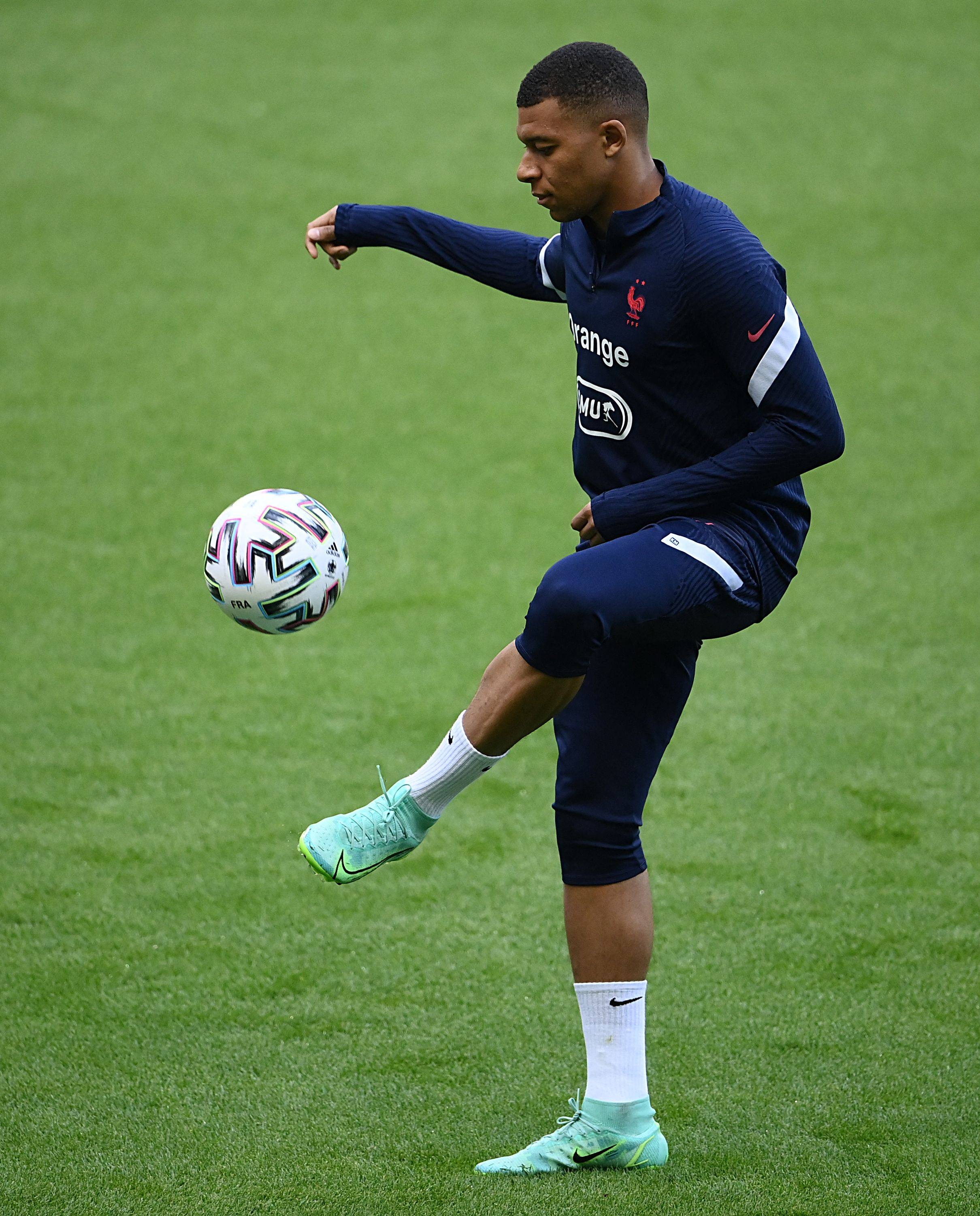 指定山东泰山队参加亚冠，上海上港球迷的建议，无视规则的呓语（点名山东泰山出战亚冠？上港球迷此建议罔顾规则）