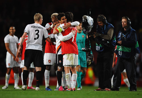 阿斯：伊萨克缺席利物浦赛前合练，将错过对阵皇马欧冠焦点战（阿斯：伊萨克未参加利物浦战前训练，确认无缘对皇马的欧冠焦点战）