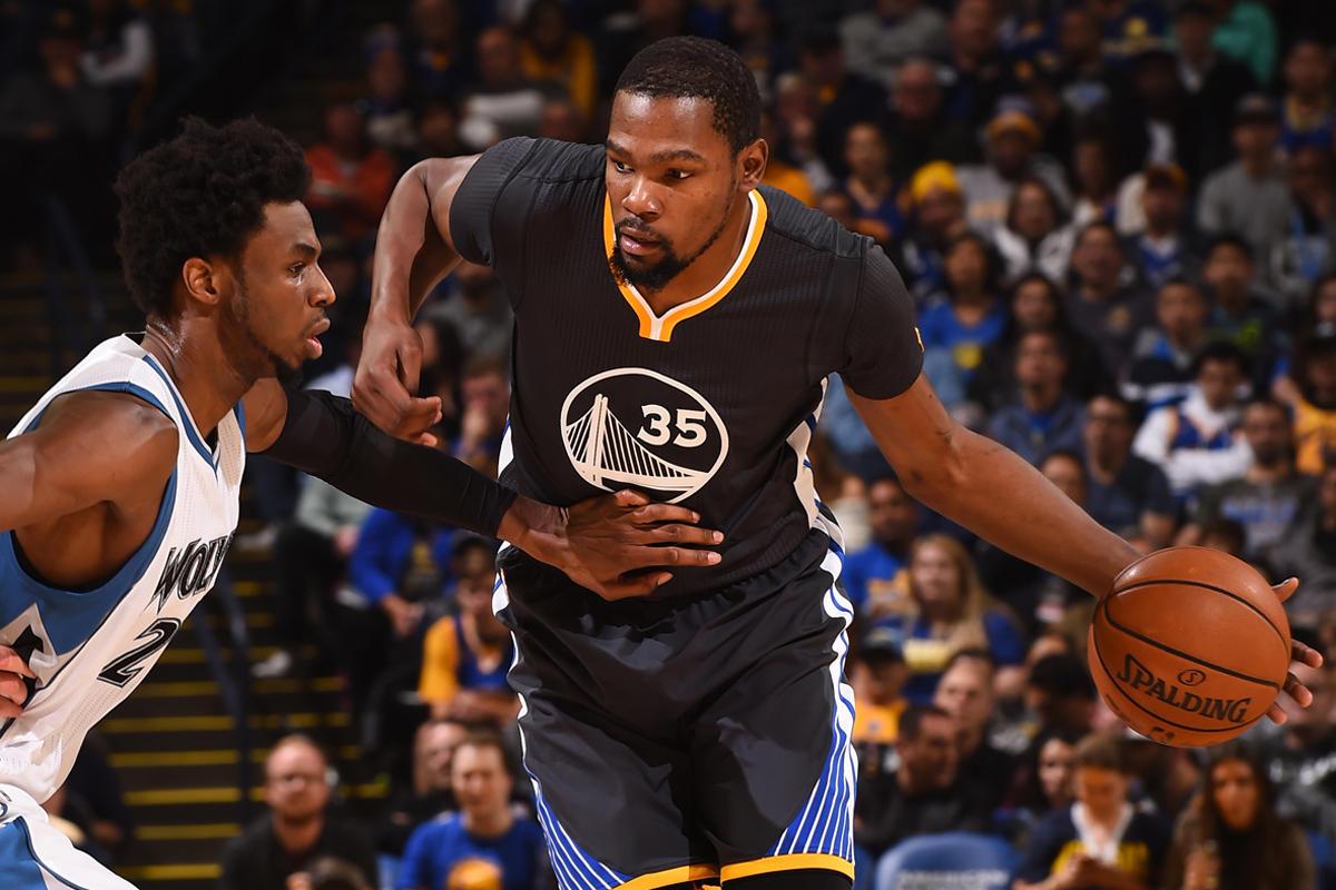 首节高潮：弗拉格的突破令人瞩目（首节高光：弗拉格强势突破引人注目）