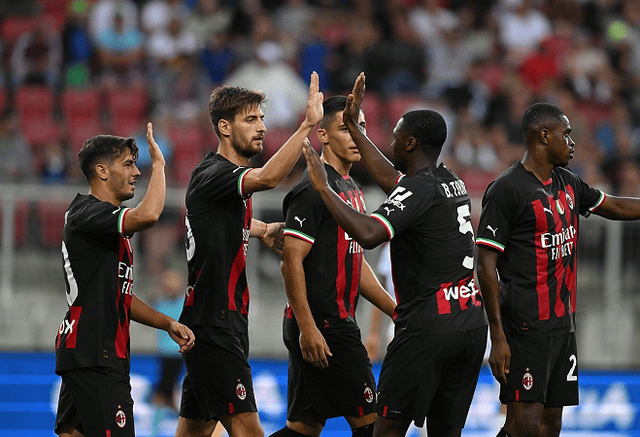 足球装备科技最新发展（足球装备科技前沿动态）