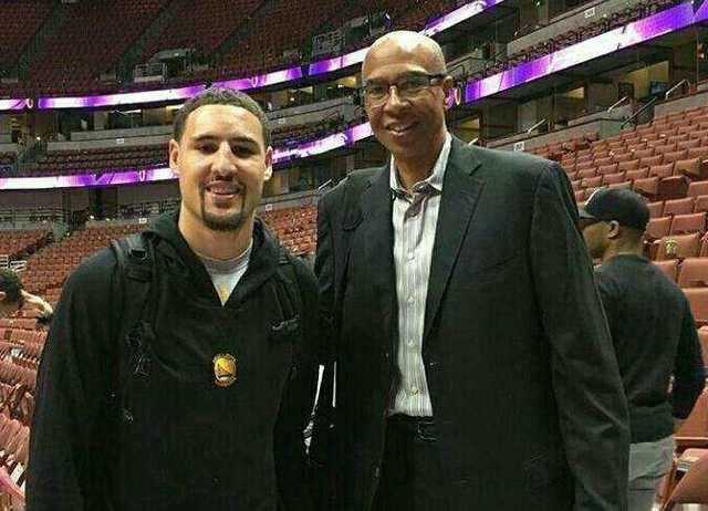 芬奇：很多球队接球就发起进攻换防也迅速 我们往往慢半拍（芬奇：对手接球即攻、换防迅速，我们常常慢半拍）